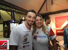 Ator Felipe Titto marca presen&ccedil;a no camarote Scherer