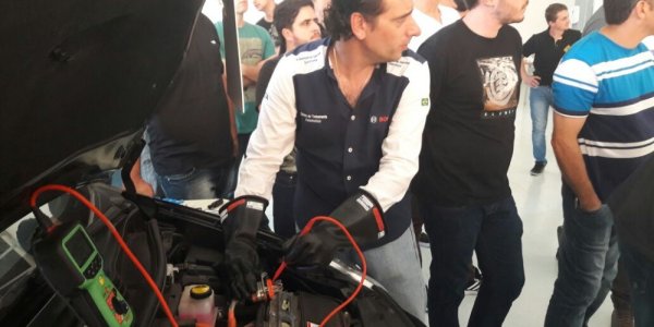 Retorno da Bosch sobre o curso com ve&iacute;culo h&iacute;brido