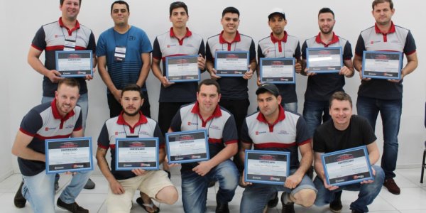 Treinamento t&eacute;cnico Repara&ccedil;&atilde;o e Programa&ccedil;&atilde;o de Centrais