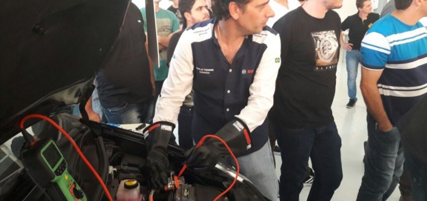 Retorno da Bosch sobre o curso com ve&iacute;culo h&iacute;brido