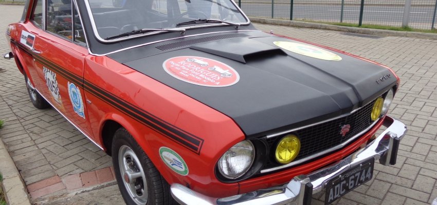 Carro antigo patrocinado pela SCHERER estampa revista nacional